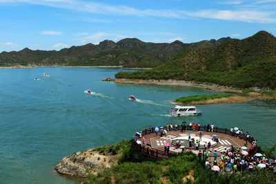 中國旅游景區(qū)的經營管理模式與國內旅游經營服務探析